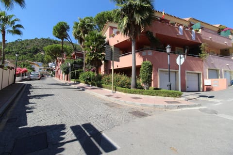 Benahavis Penthouse Apartment Condo in Sierra de las Nieves
