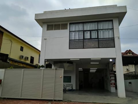 Urban Homestead House in Ipoh