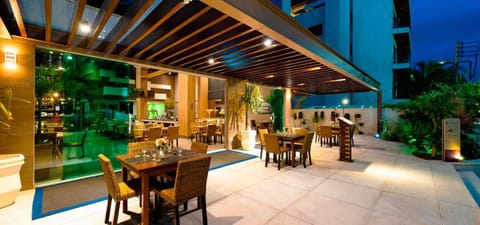 Restaurant/places to eat, Dining area