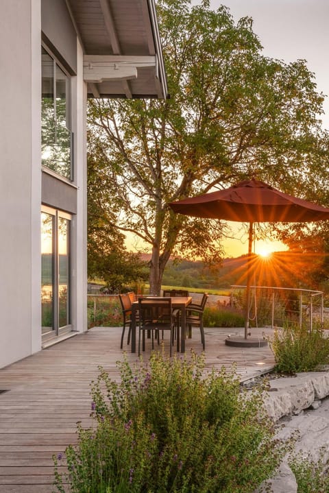 Patio, Garden view, Lake view, Sunrise