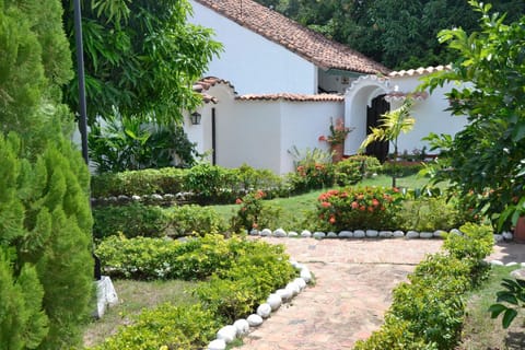Casa Los Almendros House in Melgar