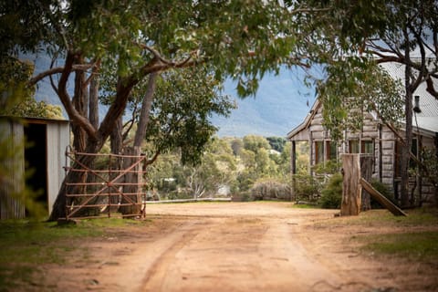 Grampians Pioneer Cottages Casa in Halls Gap