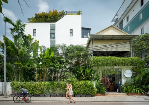 Property building, Garden, Street view