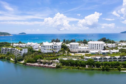 Property building, Natural landscape, Bird's eye view, Lake view