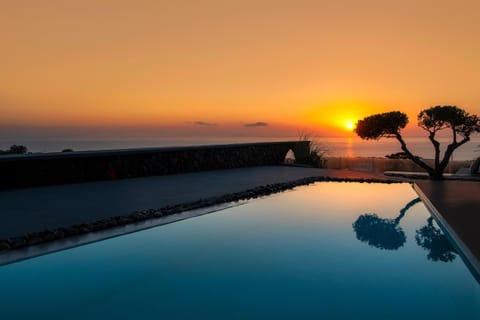 San Marino Suites by Calm Collection Hotel in Thera