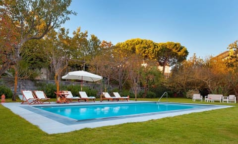 Bianca Villa with Pool Gardens and Guest Services Villa in Massa Lubrense