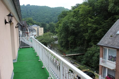 Balcony/Terrace, City view, Mountain view, Street view