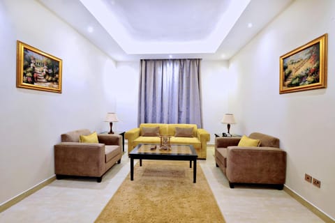 Communal lounge/ TV room, TV and multimedia, Living room, Seating area, Street view