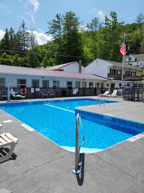 Lake 'N Pines Motel Motel in Adirondack Mountains