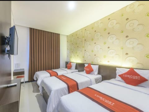 Lowcost Bed & Breakfast Bed and Breakfast in Kuta