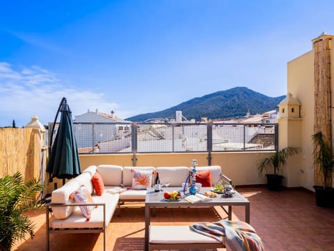 View (from property/room), Balcony/Terrace, Food and drinks, Seating area