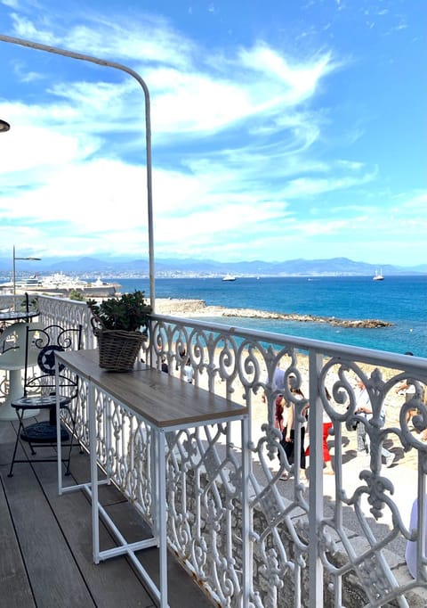 View (from property/room), Balcony/Terrace, Beach