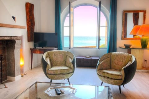 Living room, Sea view