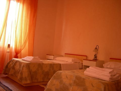 Day, Photo of the whole room