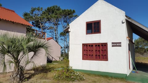 Property building, Facade/entrance, Garden