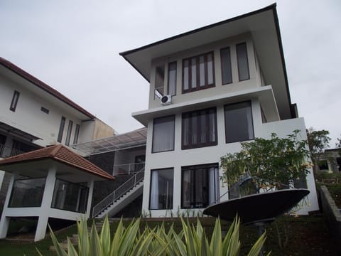 Villa Kencana Syariah House in Lembang