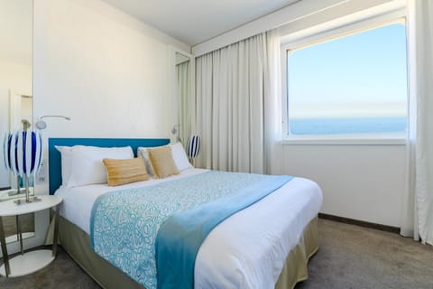 Bed, Sea view
