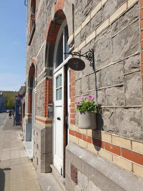Escale Chambre d'hôtes Au coeur du vieux Profondeville entre Namur et Dinant Bed and Breakfast in Wallonia, Belgium