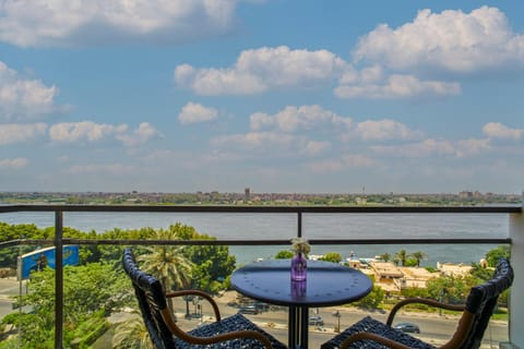 View (from property/room), Balcony/Terrace, River view