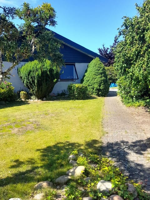 Property building, Garden, Garden view