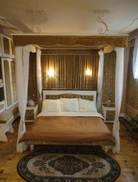 Classic Apartment on Kievyan Condo in Yerevan