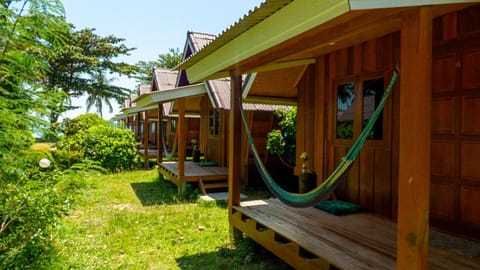 Colorful Hut Resort in Ko Pha-ngan Sub-district