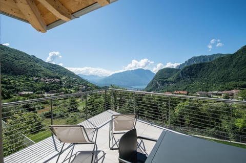 Day, Balcony/Terrace, Lake view, Mountain view