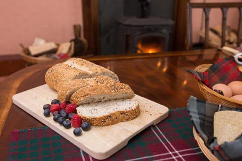 Holly Lodge Übernachtung mit Frühstück in Strathpeffer