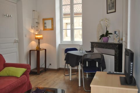 Living room, Street view