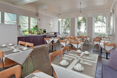 Dining area, Breakfast