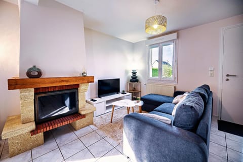 Communal lounge/ TV room, Living room