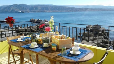 Sea view, Breakfast