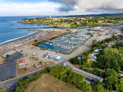 Neighbourhood, Bird's eye view, Beach, Location