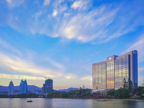 Fuzhou Lakeside Hotel Hotel in Fujian