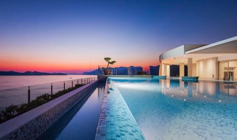 Spring, Summer, Lounge or bar, Autumn, On site, Landmark view, Pool view, Sea view, Swimming pool, Sunset