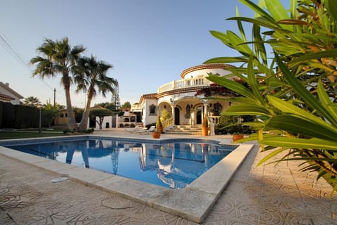 Facade/entrance, Garden, Swimming pool