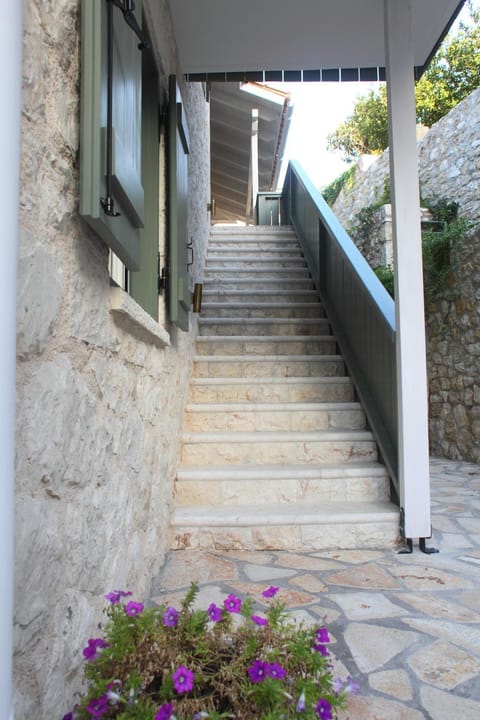 Wild Sea Apartments Condominio in Agios Nikitas