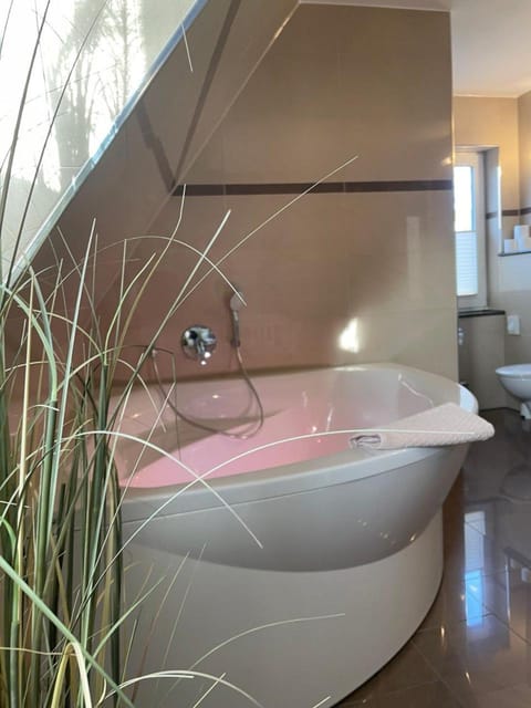 Hot Tub, Hot Tub, Bathroom, Spa and wellness centre/facilities, Bath