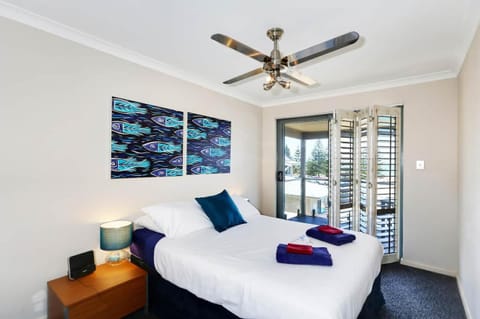 Scarborough Beach Front Resort - Shell Seven Condo in Perth