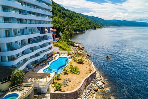 Property building, Day, Sea view, Swimming pool, Swimming pool, sunbed