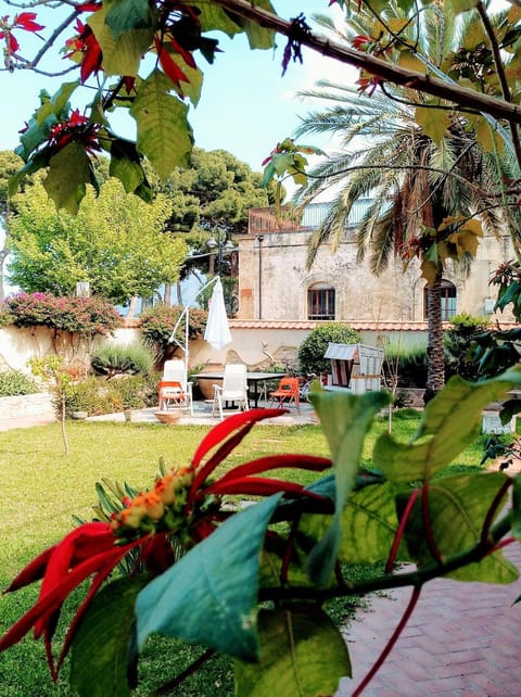 Villa Chelia Condo in Patti
