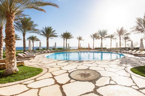 Garden, View (from property/room), Swimming pool