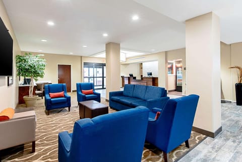 Comfort Inn & Suites Pine Bluff Hotel in Pine Bluff