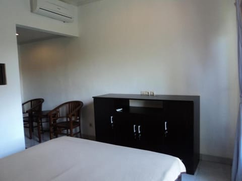 De Dukuh Guest House Bed and Breakfast in Kuta