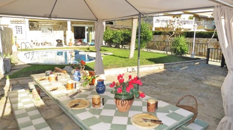 BBQ facilities, Balcony/Terrace, Swimming pool