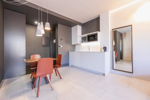 Kitchen or kitchenette, Seating area