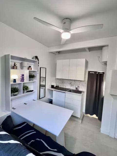 Bed, Kitchen or kitchenette, Photo of the whole room, Bedroom