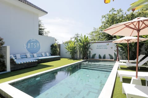 Communal lounge/ TV room, Swimming pool