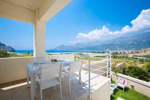 Balcony/Terrace, Dining area, Beach, Mountain view, Sea view