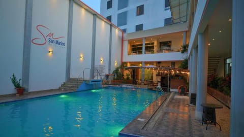 Pool view, Swimming pool